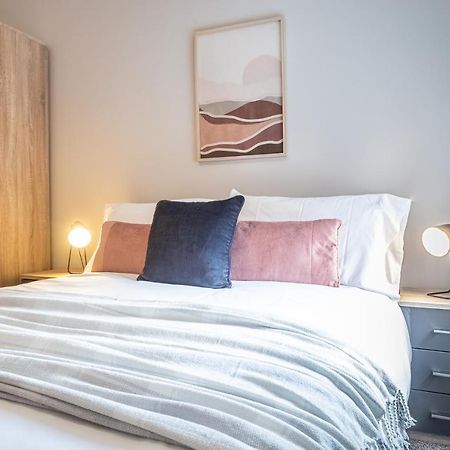 Elegant 1 Bedroom Apartments View & Parking By Opulent Sunderland (Tyne and Wear) Esterno foto